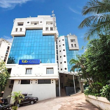 Fabhotel Savoy Suites Mumbai Airport Buitenkant foto