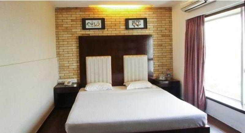 Fabhotel Savoy Suites Mumbai Airport Buitenkant foto