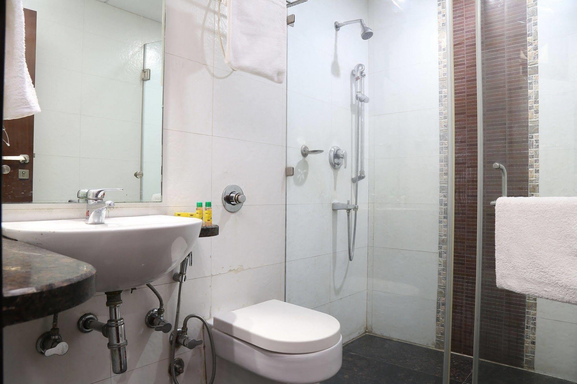 Fabhotel Savoy Suites Mumbai Airport Buitenkant foto