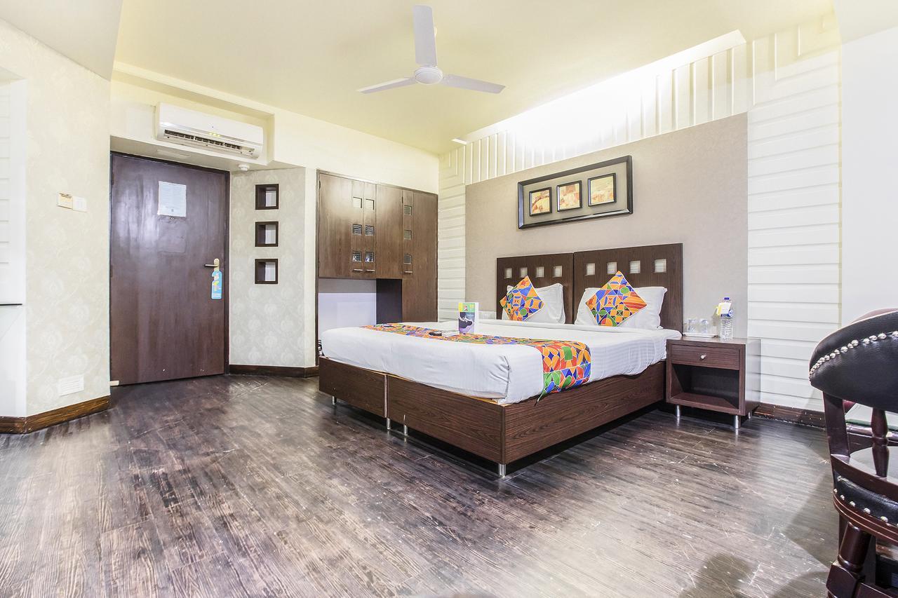Fabhotel Savoy Suites Mumbai Airport Buitenkant foto