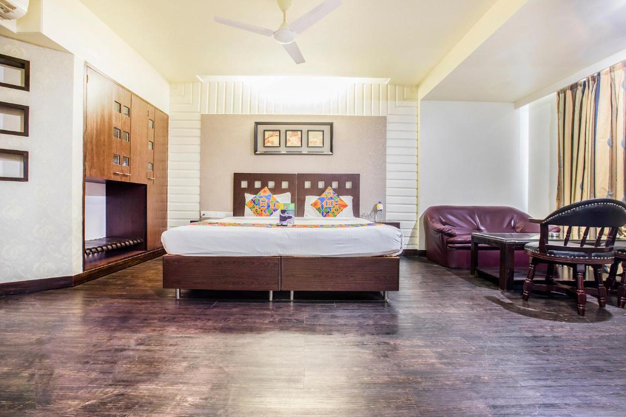Fabhotel Savoy Suites Mumbai Airport Buitenkant foto